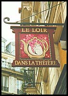 Le Loir dans la Théière (has sofas), rue des Rosiers, Paris, France